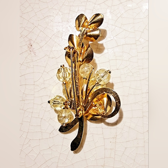 Kramer enameled yellow Aurora Borealis gemstone leaf bouquet bauble brooch - Picture 3 of 5